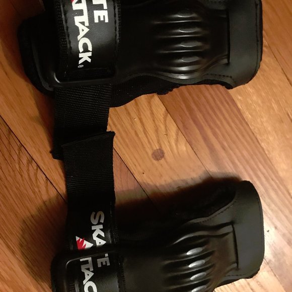 Skate Attack Knee cap Set - Picture 1 of 2
